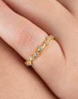 Anillo con zirconias salteadas plata .925