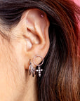 Aretes aro con cruz y zirconias plata .925