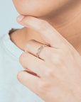 Anillo ondas entrelazadas